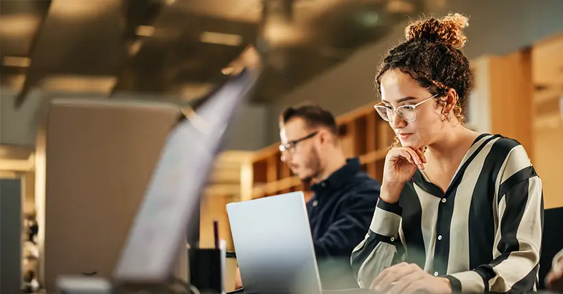 El equilibrio entre la IA y el talento humano: Oportunidades para especialistas en tecnología en Latam 